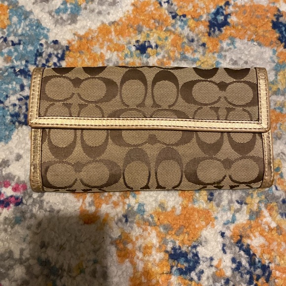 Coach Signature Turnlock Slim Envelope Wallet - Picture 3 of 9